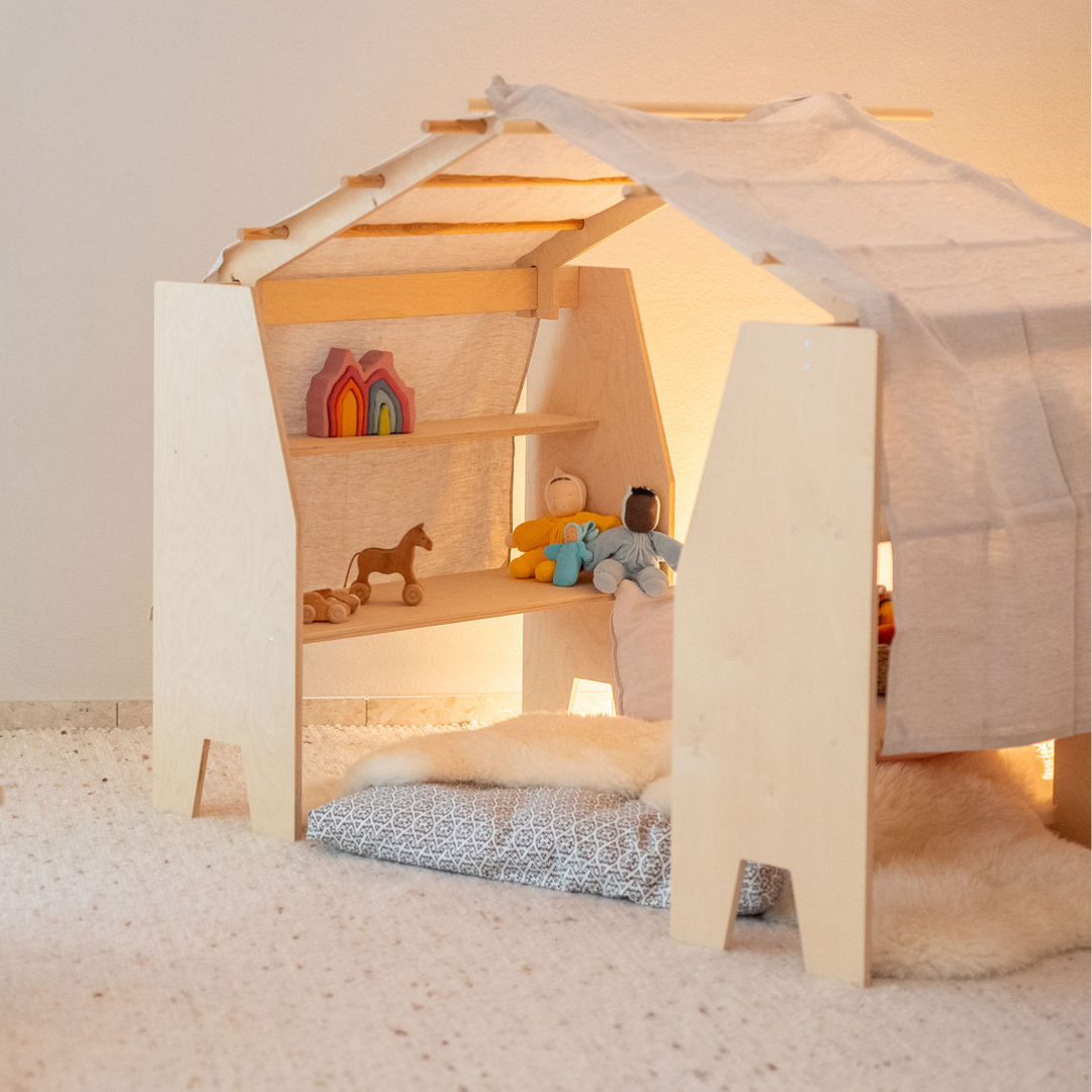 SHIZU playstand with roof and linen